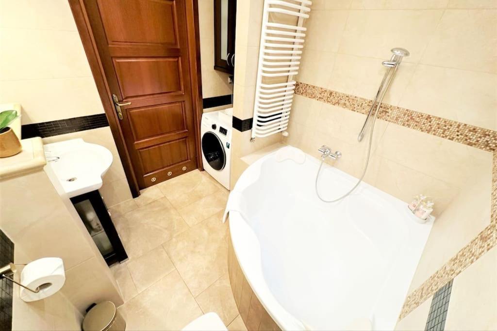 Exclusive Penthouse Near Citycenter 120M2 +Netflix Kraków Eksteriør billede